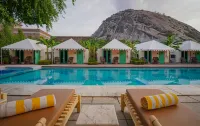 The Rawla Narlai - A Luxury Heritage Stay in Leopard Country - parking
