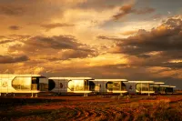 Hongmeng Flying Camp Homestay (Ulan Hada Volcano Geopark) - parking