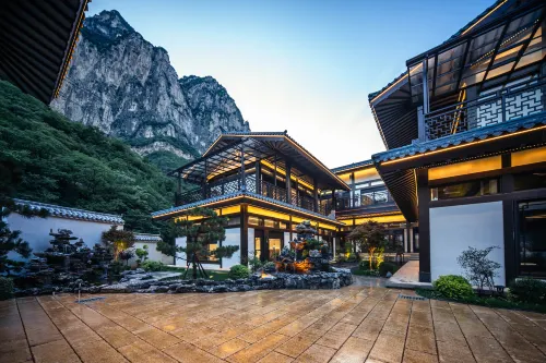 Maple Grove Inn (Baquanxia Store) - 4-Star