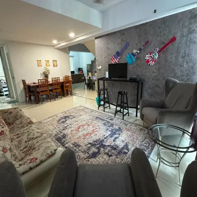 TikiiBunk Packers Hotels near بودو