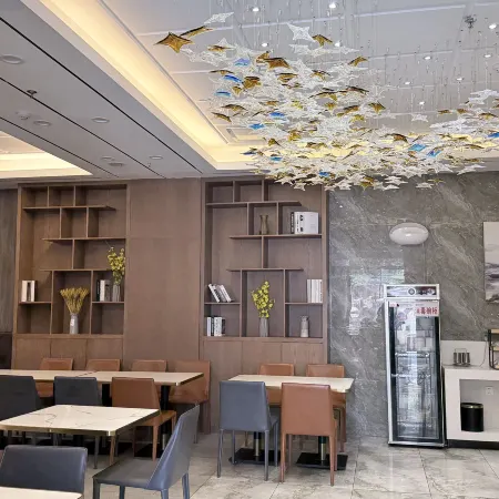 Chifeng Yaochi Collection Hotel