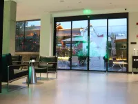 MEEAN Coffee Hotel - Parkering