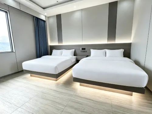 Honghe Business Hotel - parking