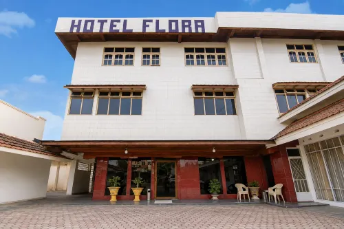 Hotel O near RS Awal Bros Sudirman formerly Flora Hotel - 3 stelle