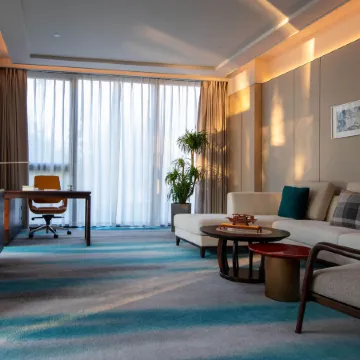 Nanhu Hotel Отели рядом с достопримечательностью «Jinjiu Refuge»