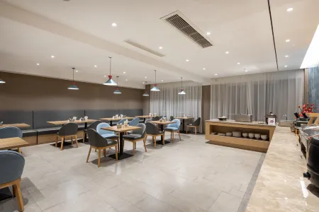 Homeinn · neo (Lianyungang Chaoyang West Road Pedestrian Street Food City) Отели рядом с достопримечательностью «Peach Blossom Gully Scenic Area»