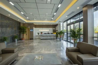 Hubei Litian Hotel (Fangxian Branch) فنادق في مديرية فانغ