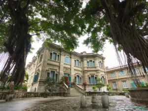 Huangjia Garden Binhai Hotel