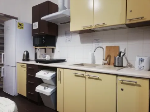 ローフ ホステル & コーヒー