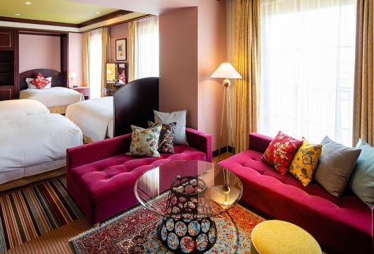 [미토 플라자 호텔의 럭셔리한 로비 전경]