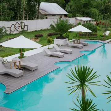 Nirvana Hotel Resort Tetebatu