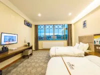 Crown Boutique Hotel
