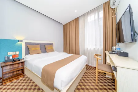Home Inn Huaying Hotel (Guilin High Speed Railway North Station)