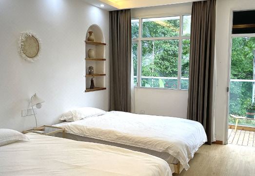 정원형 숙소 전경