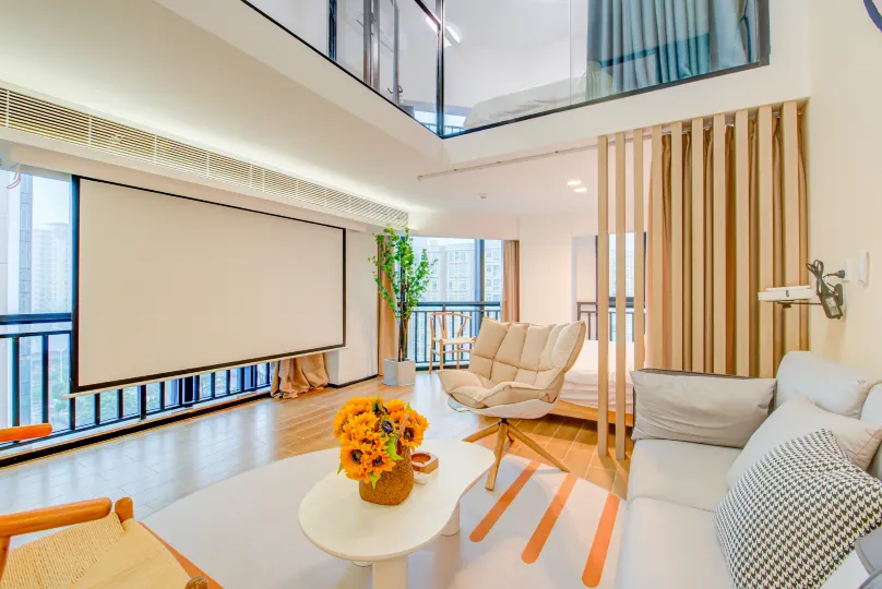 Zhuhai Xiangsu Hotel (Gongbei Port High-speed Railway Station)