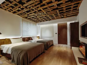 Zhanyu Shanju·Jiangjing Designer Homestay