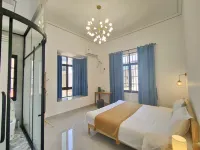 Manzhu hotel - balcony