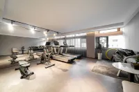 Pujing Waiting Hotel (Shanghai People'S Square Xinzha Road Subway Station)