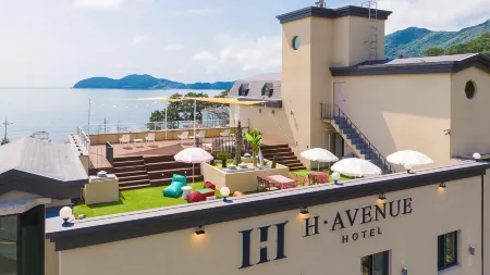H.Avenue Hotel Geoje Отели рядом с достопримечательностью «Hakdong Mongdol Beach»