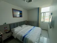 Bianchui Xiaozhen Yizhan Hostel