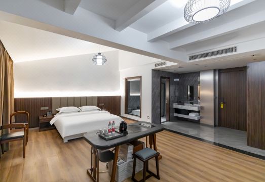 윈양현 징첸 홀리데이 호텔 외부 전경