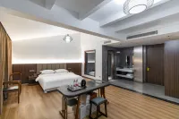 Yunyang County Jingqian Holiday Hotel