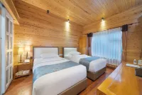 Jiuluzhai Scenic Area Wooden Villa Hotels in Baokang
