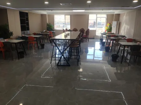 Alashankou Chengyue Hotel Отели рядом с достопримечательностью «Alataw Shankou»