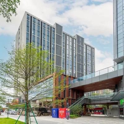 Apamen International Apartment (Sports Center Mingzhu Station) Hotels near Meixi Memorial Arch