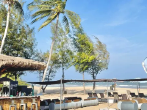 センターラー バイ センターラー チャアム ビーチ リゾート チャアムのホテル