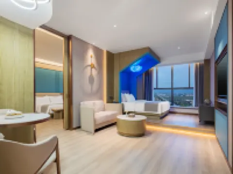 九天紅飛開元ホテル 利川のホテル