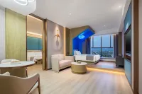 九天紅飛開元酒店 鄰近利川市恩健體育投資開發有限公司游泳館的酒店