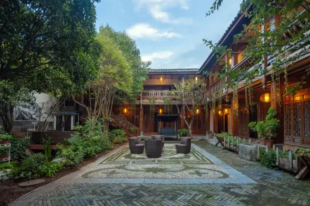 Lijiang Xianlaiju Private Holiday Courtyard