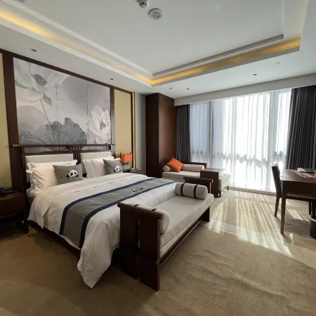 Baoxing Jiajinshan Hotel
