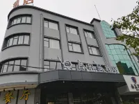 PiIton HOTEL Hotels in Passenger Transportation Center