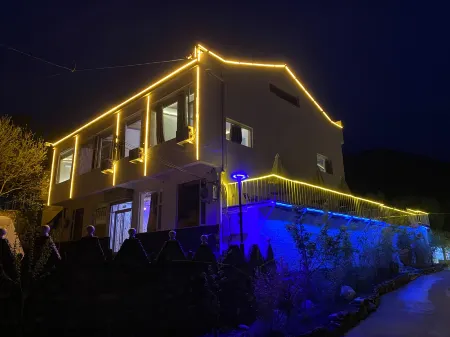 Ban Shan Yun Su (Zhang Lizhuang Village)