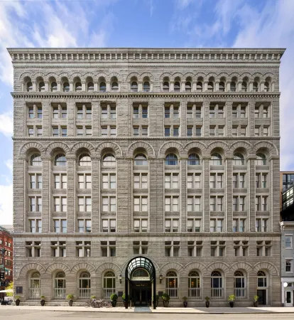 Riggs Washington DC Отели рядом с достопримечательностью «Собор Святого апостола Матфея»