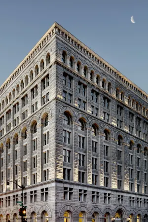 Riggs Washington DC Отели рядом с достопримечательностью «Собор Святого апостола Матфея»