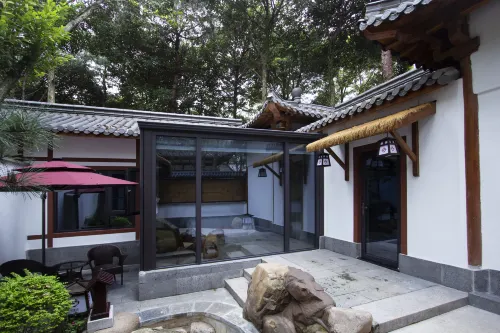 Huashentang Homestay