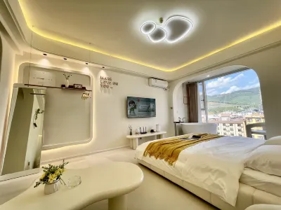 INS Diary Riverview Hotel Hotels in Jinghong Port