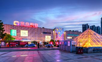 Laizhu Hotel (Luoyang Longmen High-speed Railway Station Baolong Plaza)