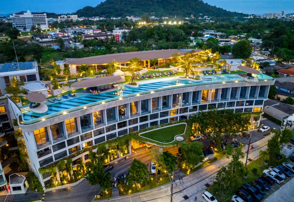 호마 푸켓 타운의 실내 피트니스룸