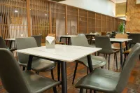 Goldgu Gauteng Hotel Hotels in Linquan