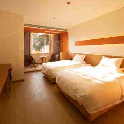 LuChen Botique Hotel (Qionghai Dashiban Ancient Village) Rooms