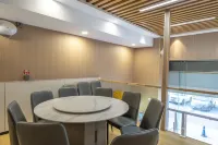 Yutu Century Hotel (Kunming South High-speed Railway Station)