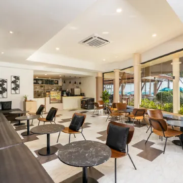 Koh Chang Paradise Resort & Spa Отели рядом с достопримечательностью «Pearl Beach»