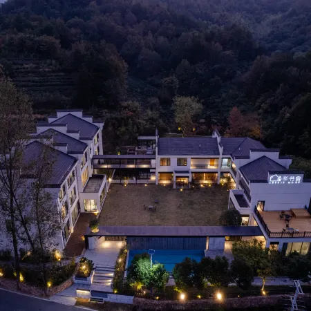 Shaojian Banshushe B&B (Lujiang Tangchi Hot Spring Resort)