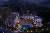 Shaojian Banshushe B&B (Lujiang Tangchi Hot Spring Resort) Hotels near Niuwangzhai