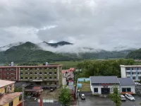 Kuandian Qingshan Valley Dongxing Hotel
