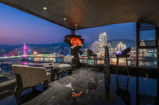 曼瑟維拉·地標高空江景酒店（西雙版納景洪潑水廣場江邊夜市店）